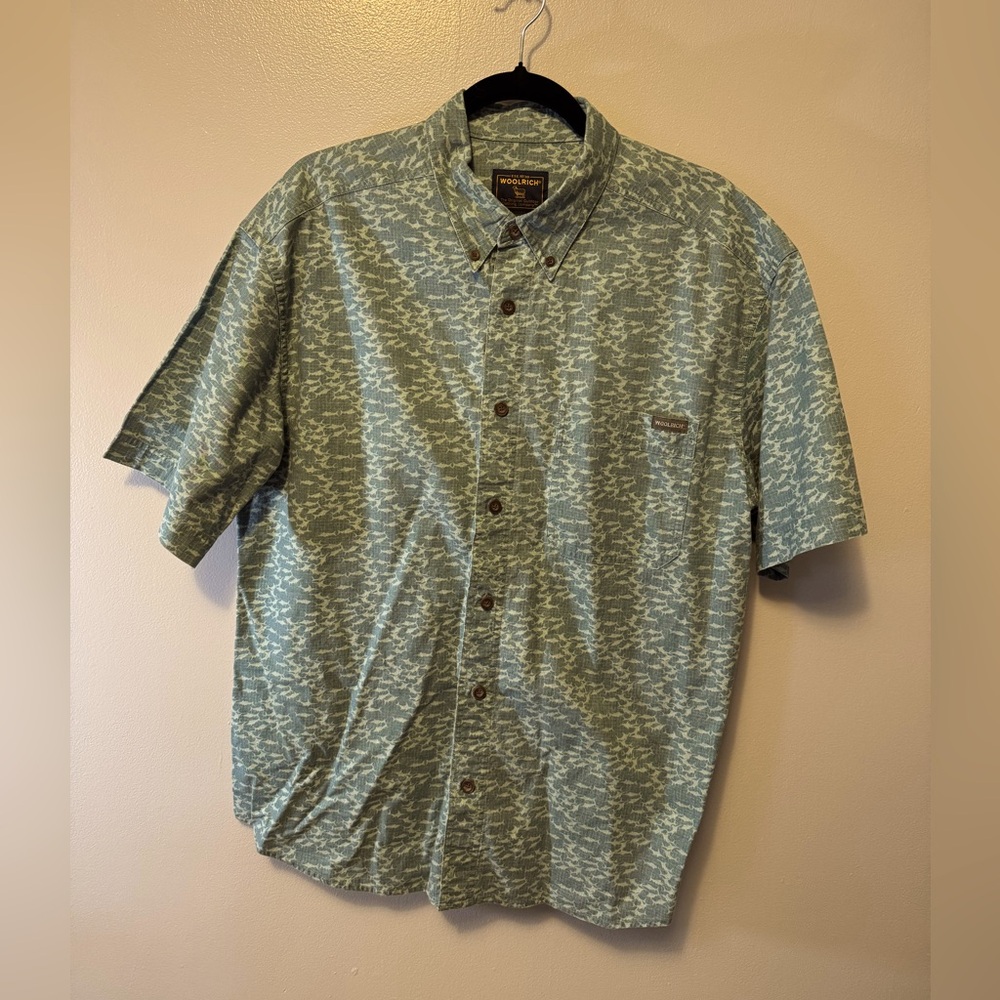 Woolrich Men’s Large Button Down Shirt | Fish Print Outdoor Short Sleeve